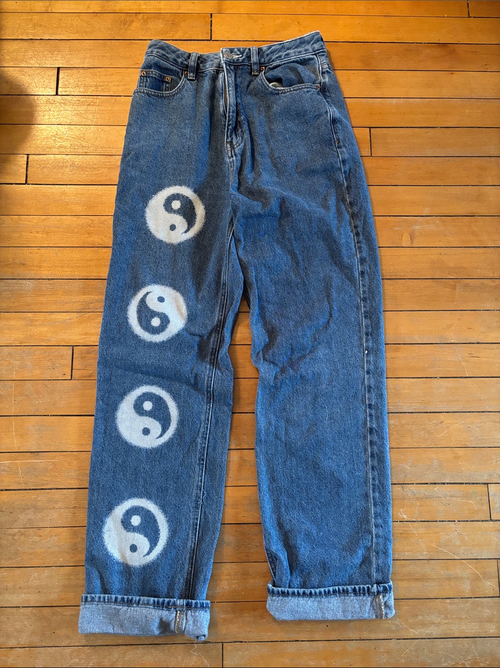 Euc Pacsun Indigo Relaxed Boyfriend 90's Jeans With White Yin Yang Prints